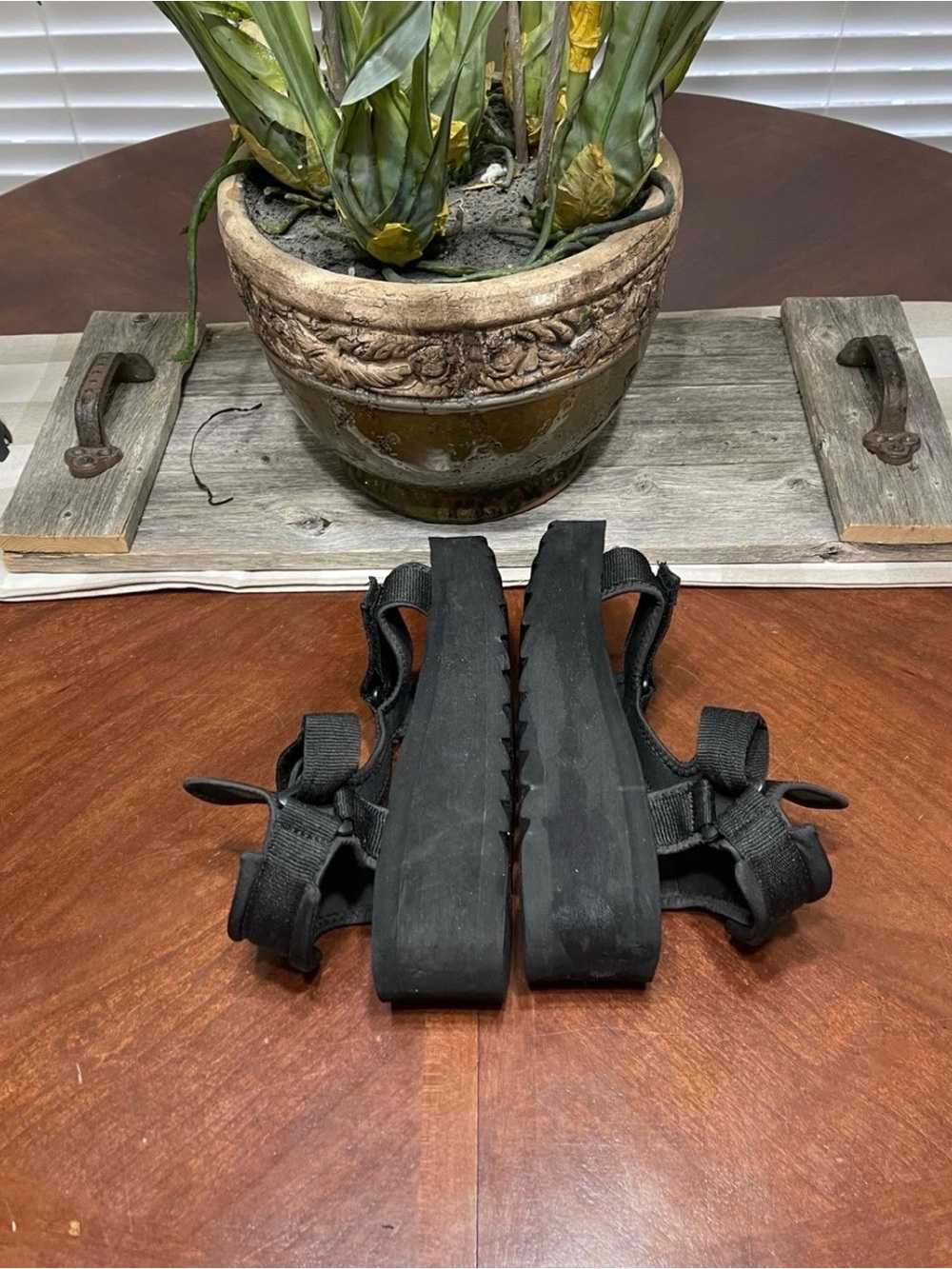 Madden Girl Blanchhe Velcro platform sandals - Picture 10 of 11